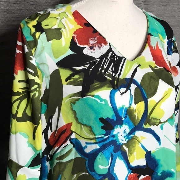PECK & PECK COLORFUL FLORAL BLOUSE MEDIUM GREEN & BLUE - Picture 2 of 5